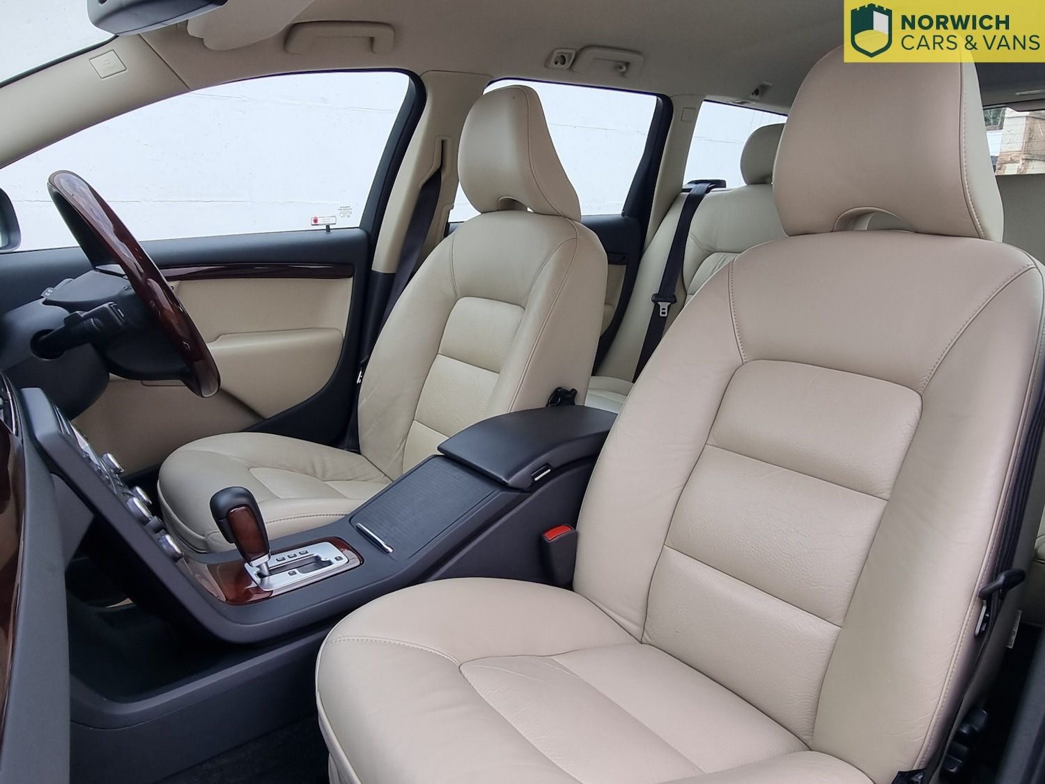 Used Volvo V70 2008 for sale - 76772645: Photo 7