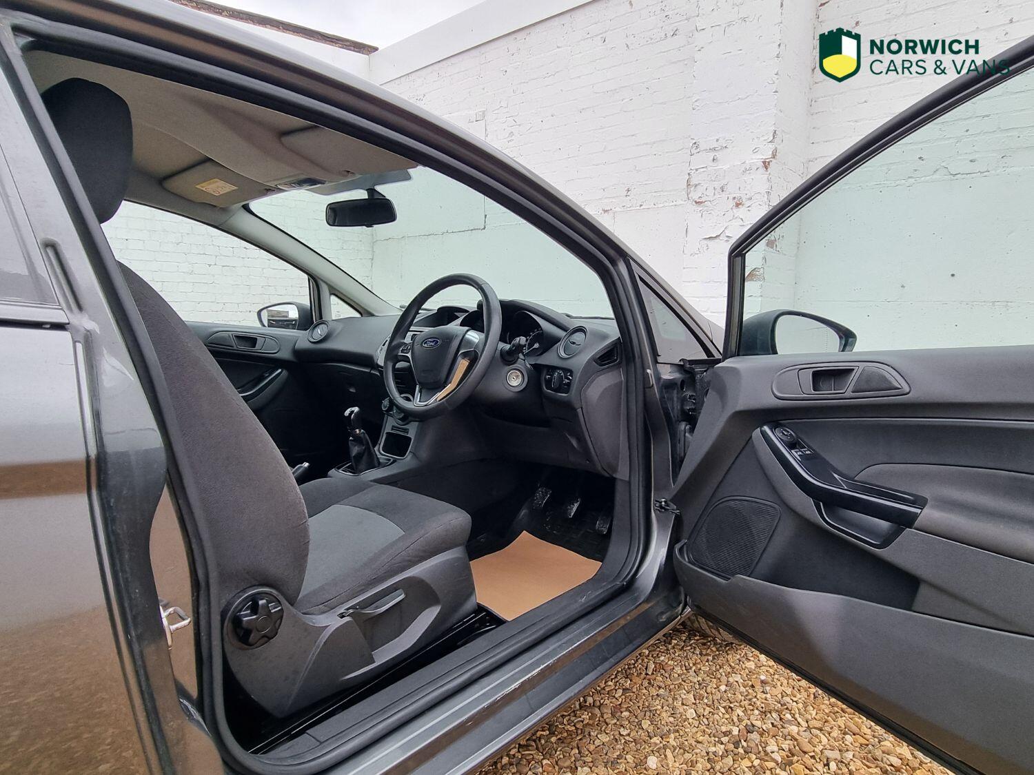 Used Ford Fiesta Van 2016 for sale - 76794172: Photo 12