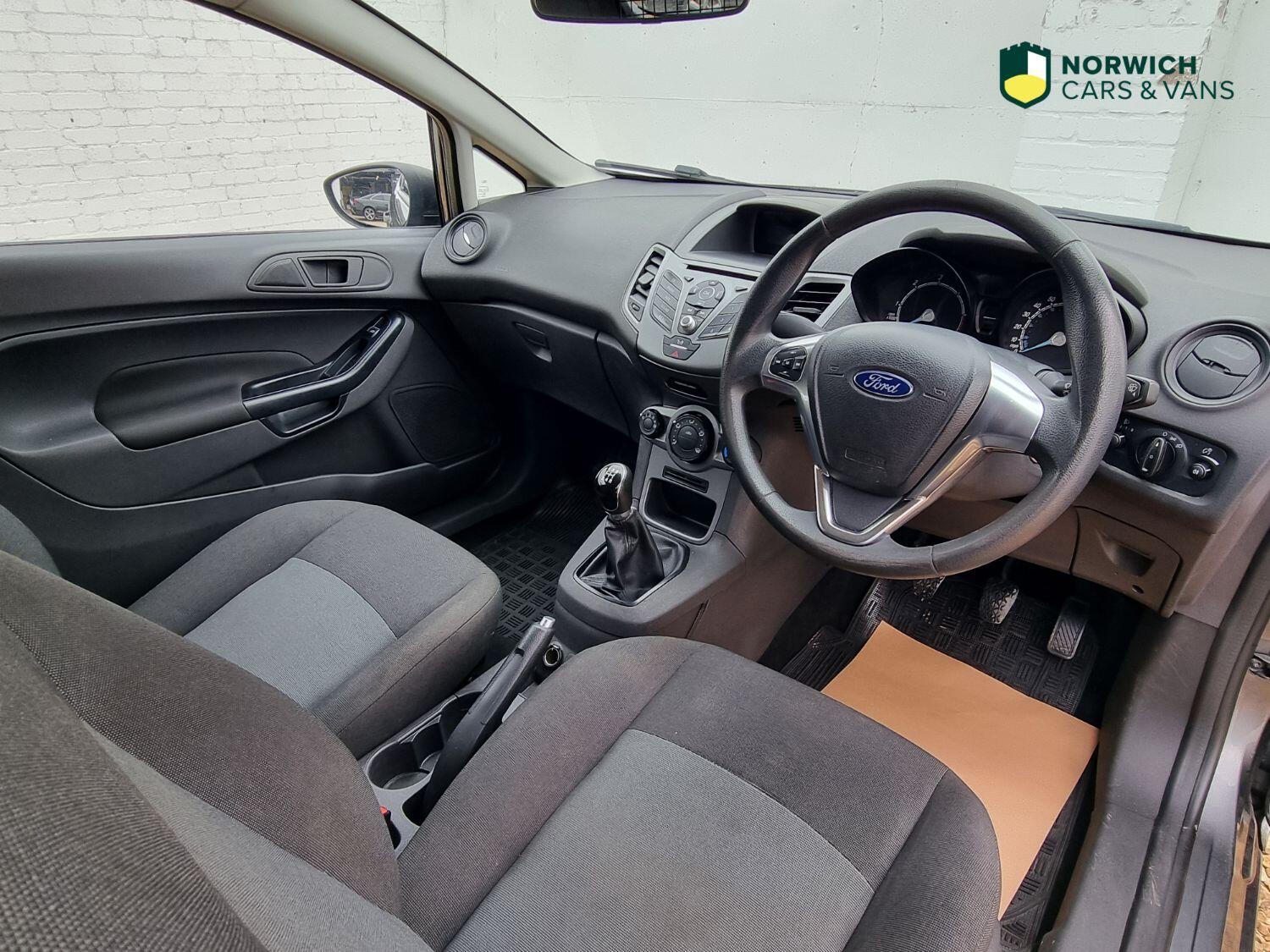 Used Ford Fiesta Van 2016 for sale - 76794172: Photo 14