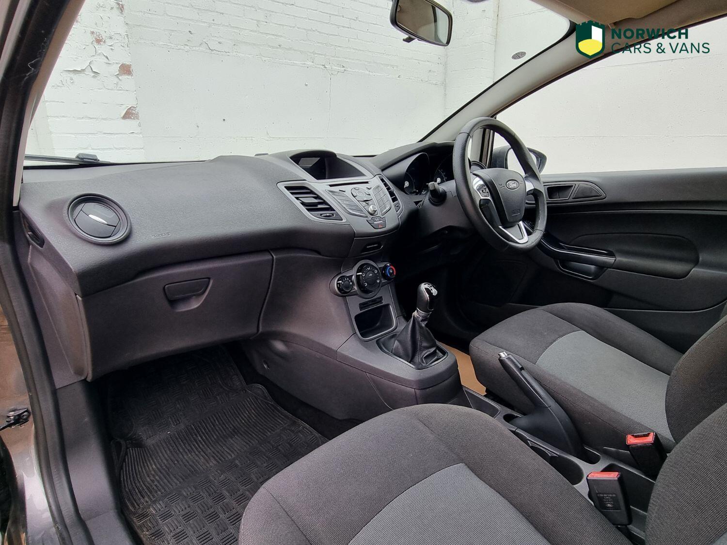 Used Ford Fiesta Van 2016 for sale - 76794172: Photo 19