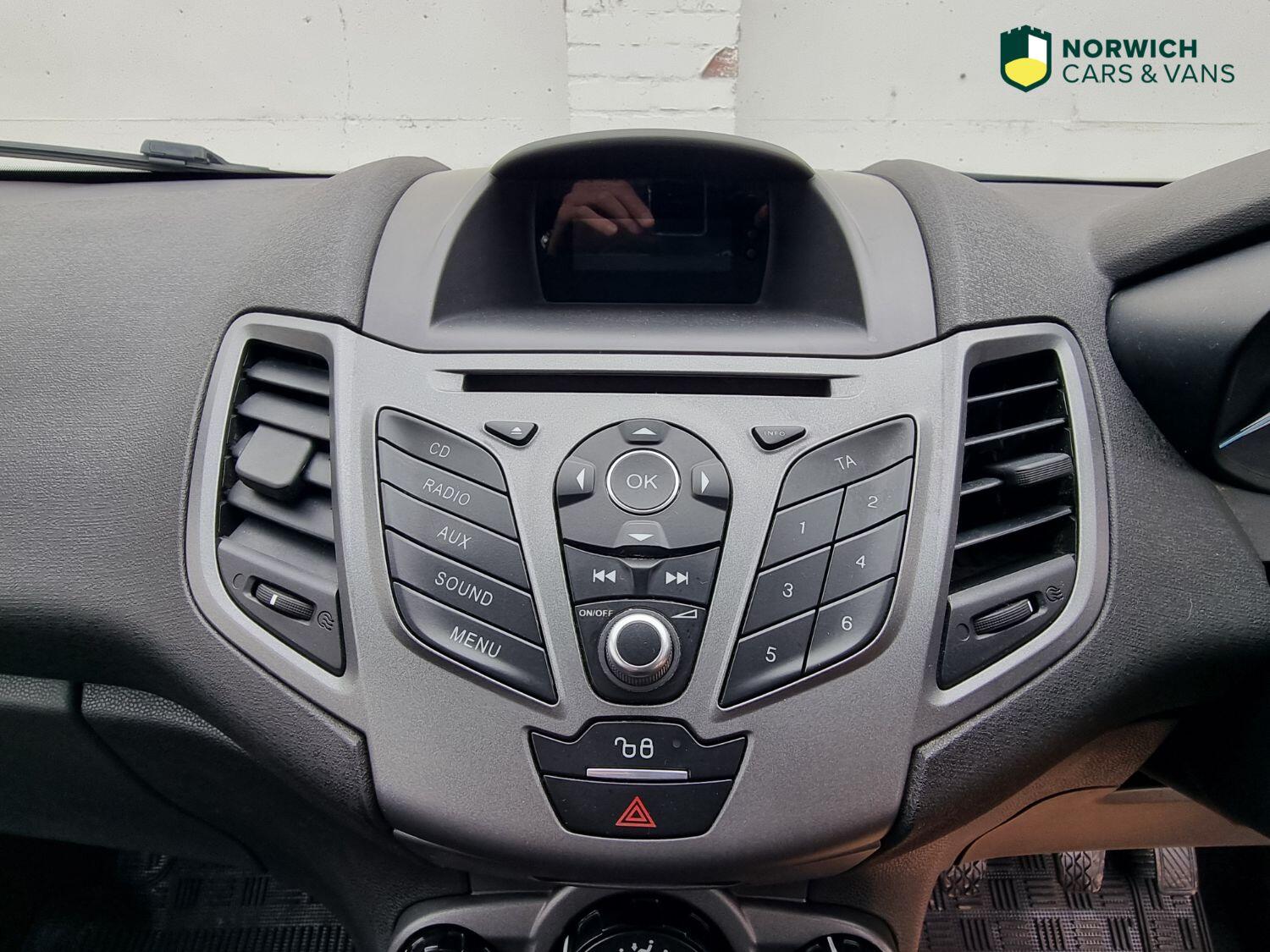 Used Ford Fiesta Van 2016 for sale - 76794172: Photo 23