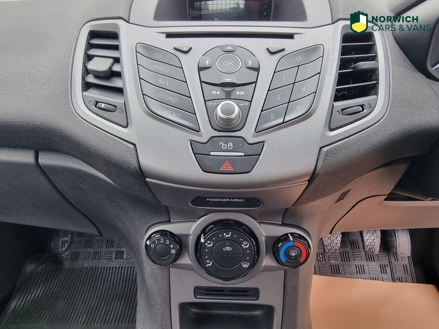 Used Ford Fiesta Van 2016 for sale - 76794172: Photo 24