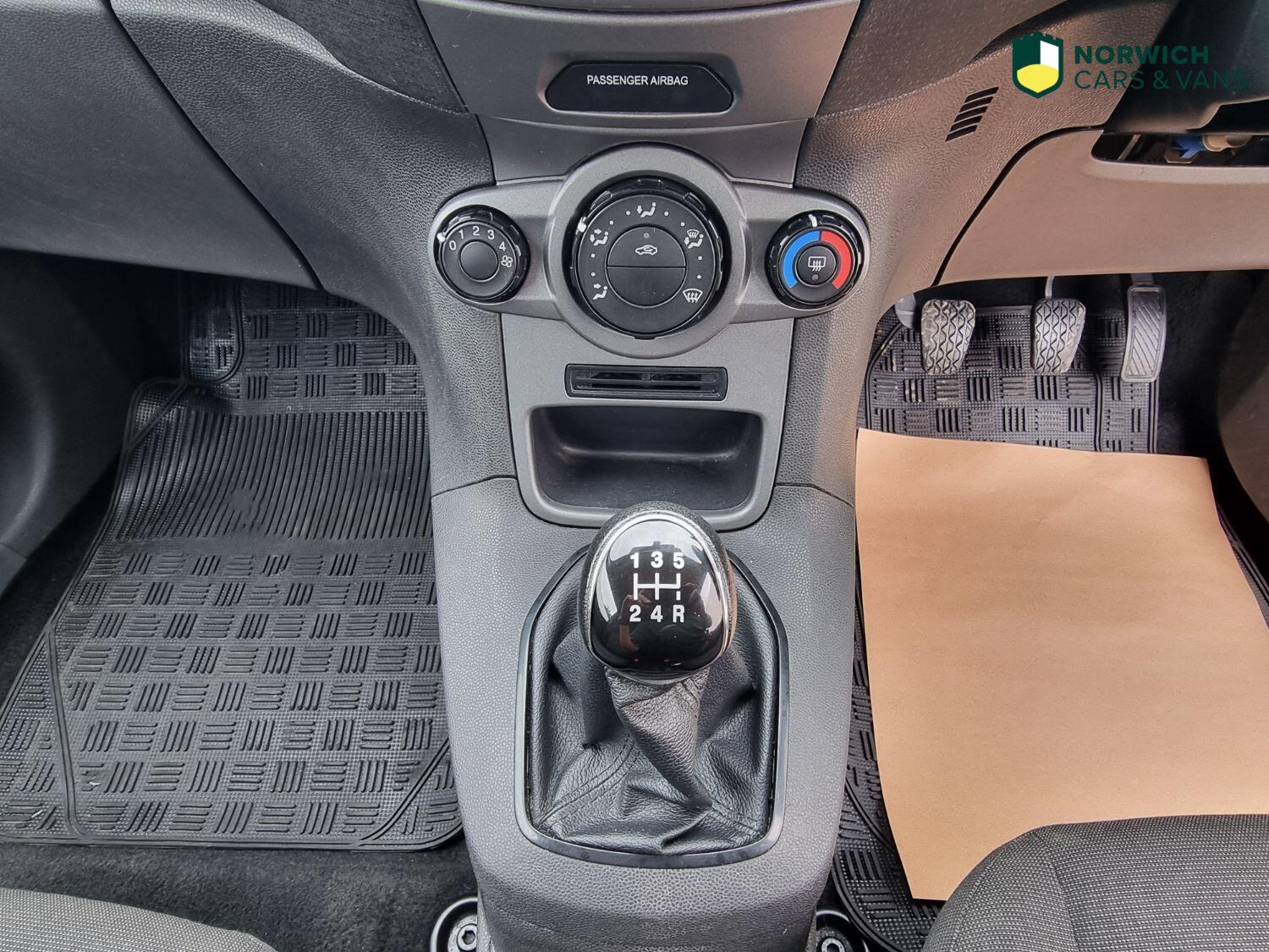 Used Ford Fiesta Van 2016 for sale - 76794172: Photo 26