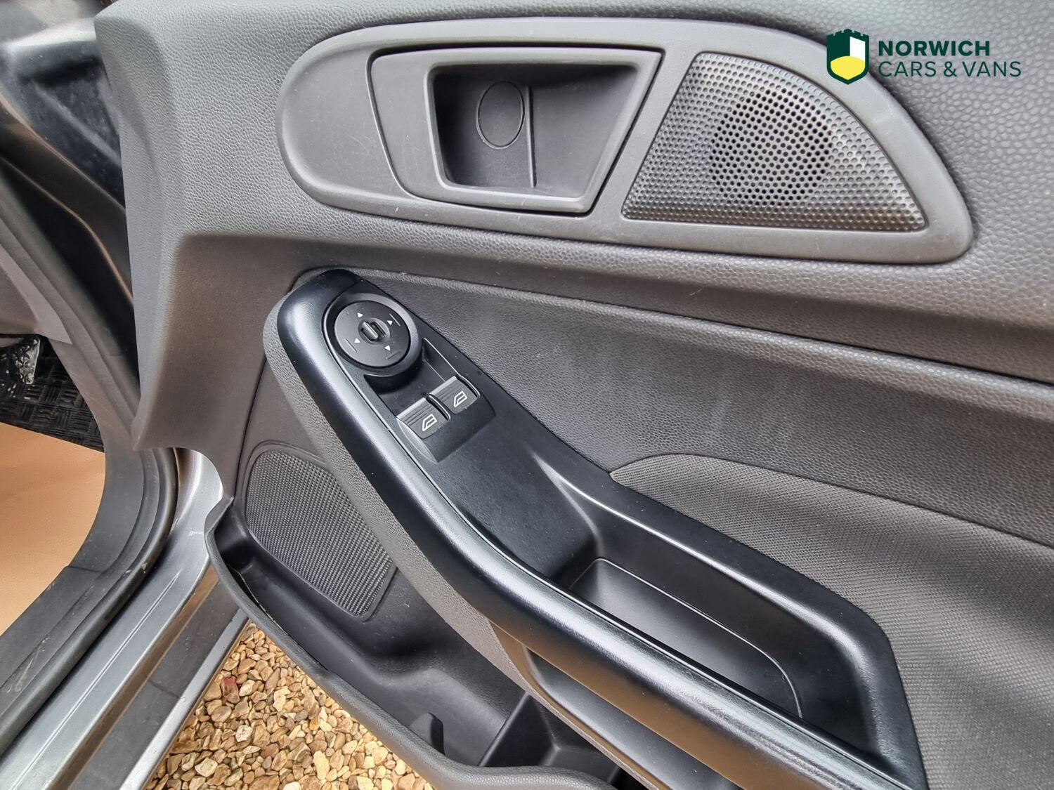 Used Ford Fiesta Van 2016 for sale - 76794172: Photo 29