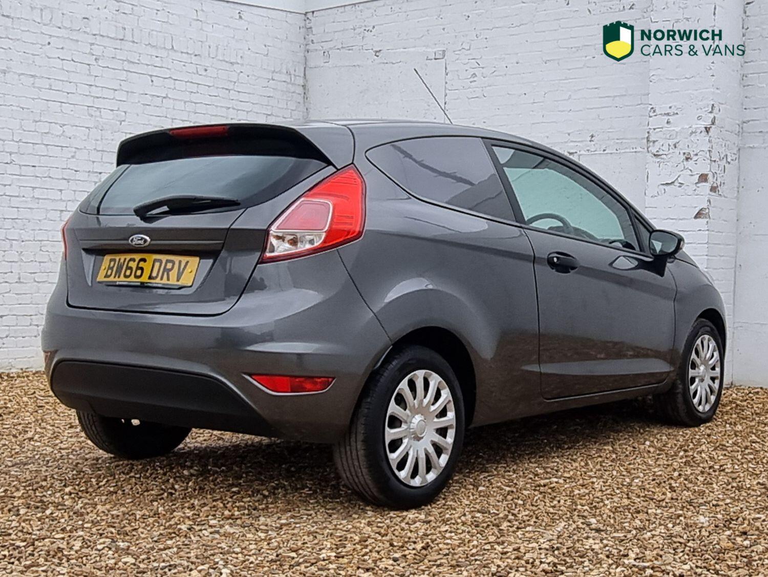 Used Ford Fiesta Van 2016 for sale - 76794172: Photo 5