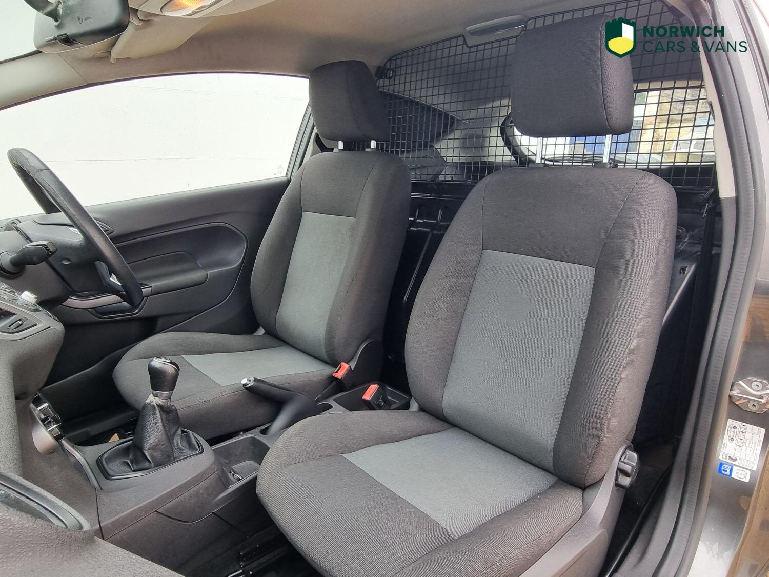 Used Ford Fiesta Van 2016 for sale - 76794172: Photo 8