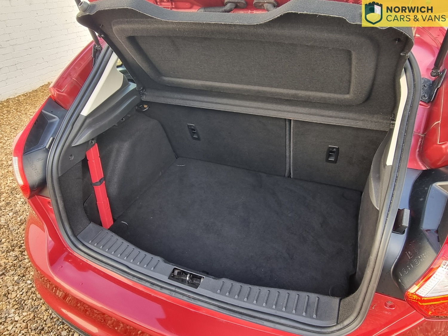 Used Ford Focus 2014 for sale - 76794168: Photo 9