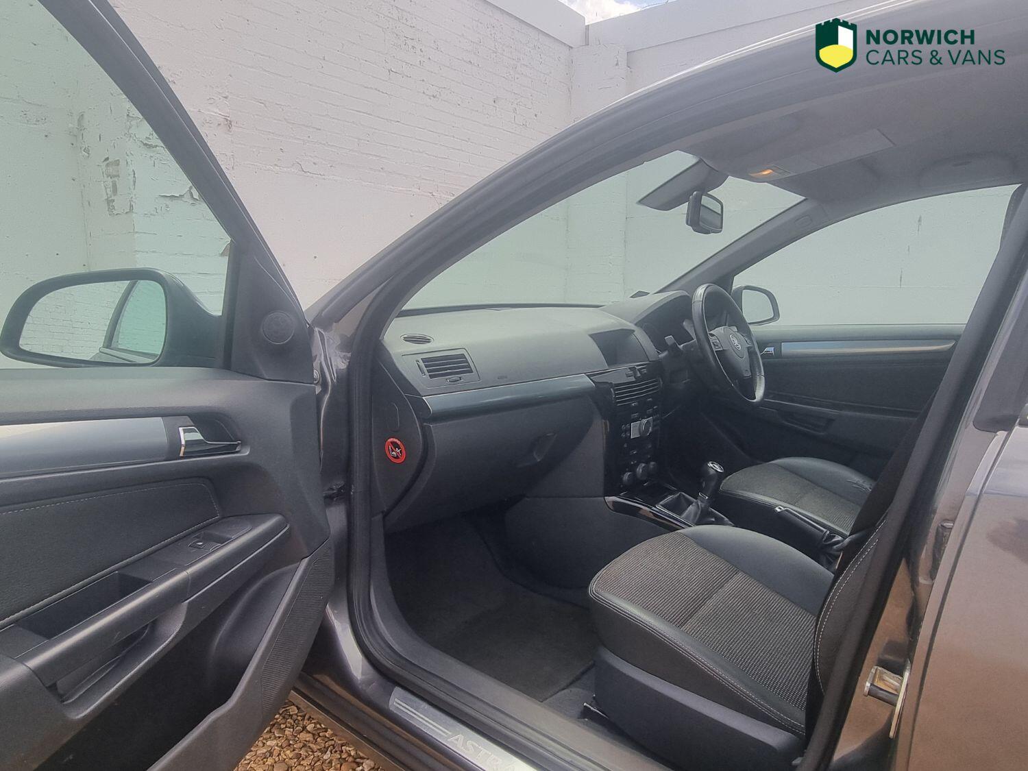 Used Vauxhall Astra 2010 for sale - 77179715: Photo 17