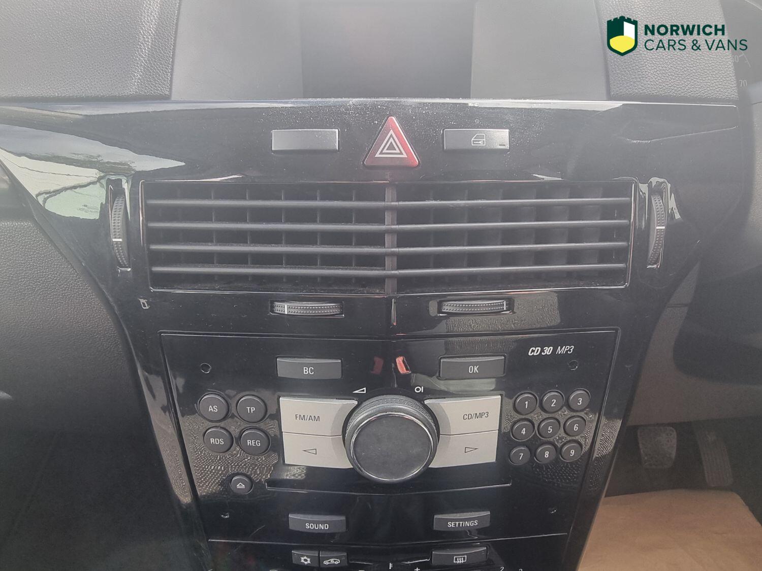 Used Vauxhall Astra 2010 for sale - 77179715: Photo 24