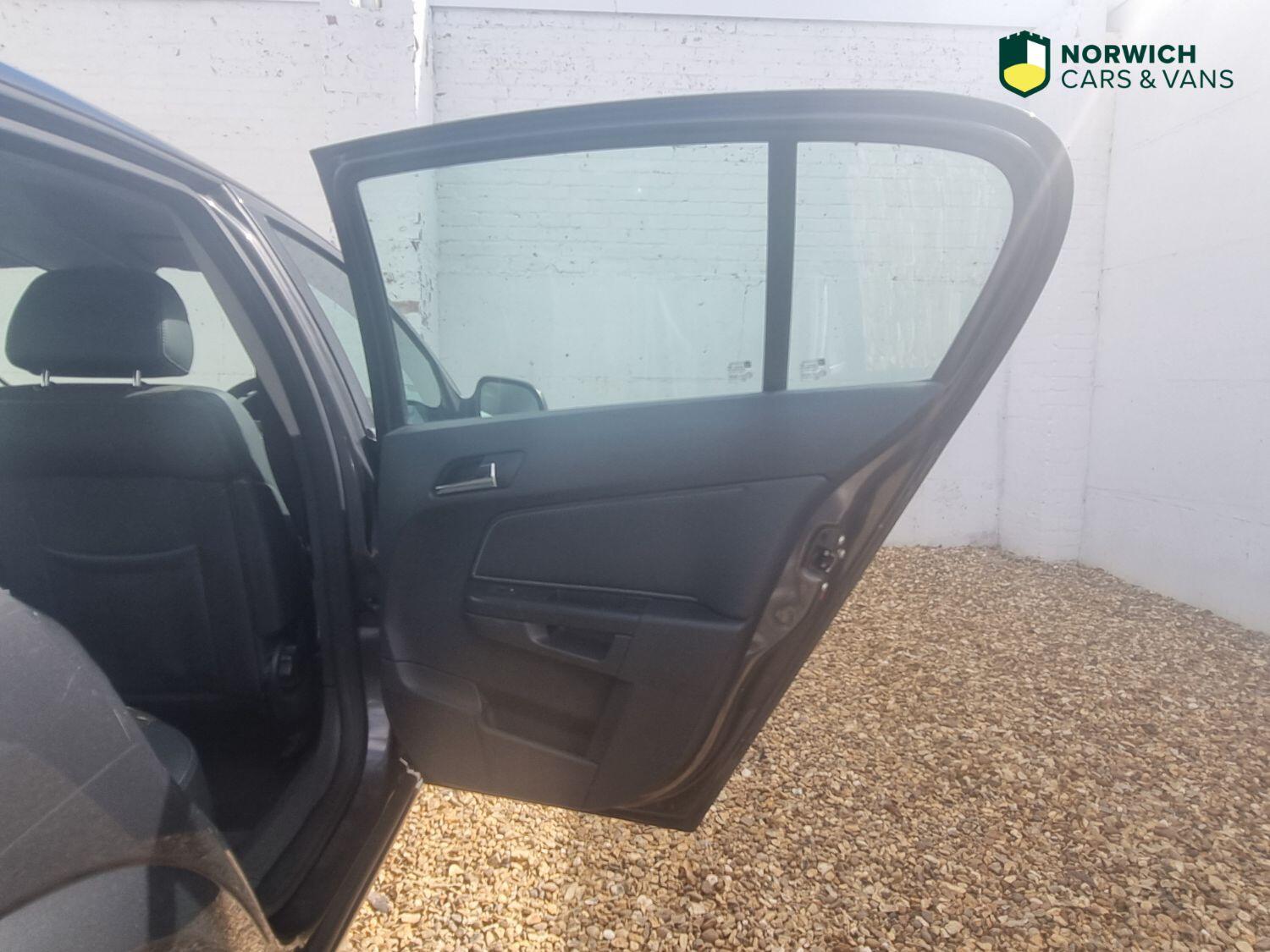 Used Vauxhall Astra 2010 for sale - 77179715: Photo 40