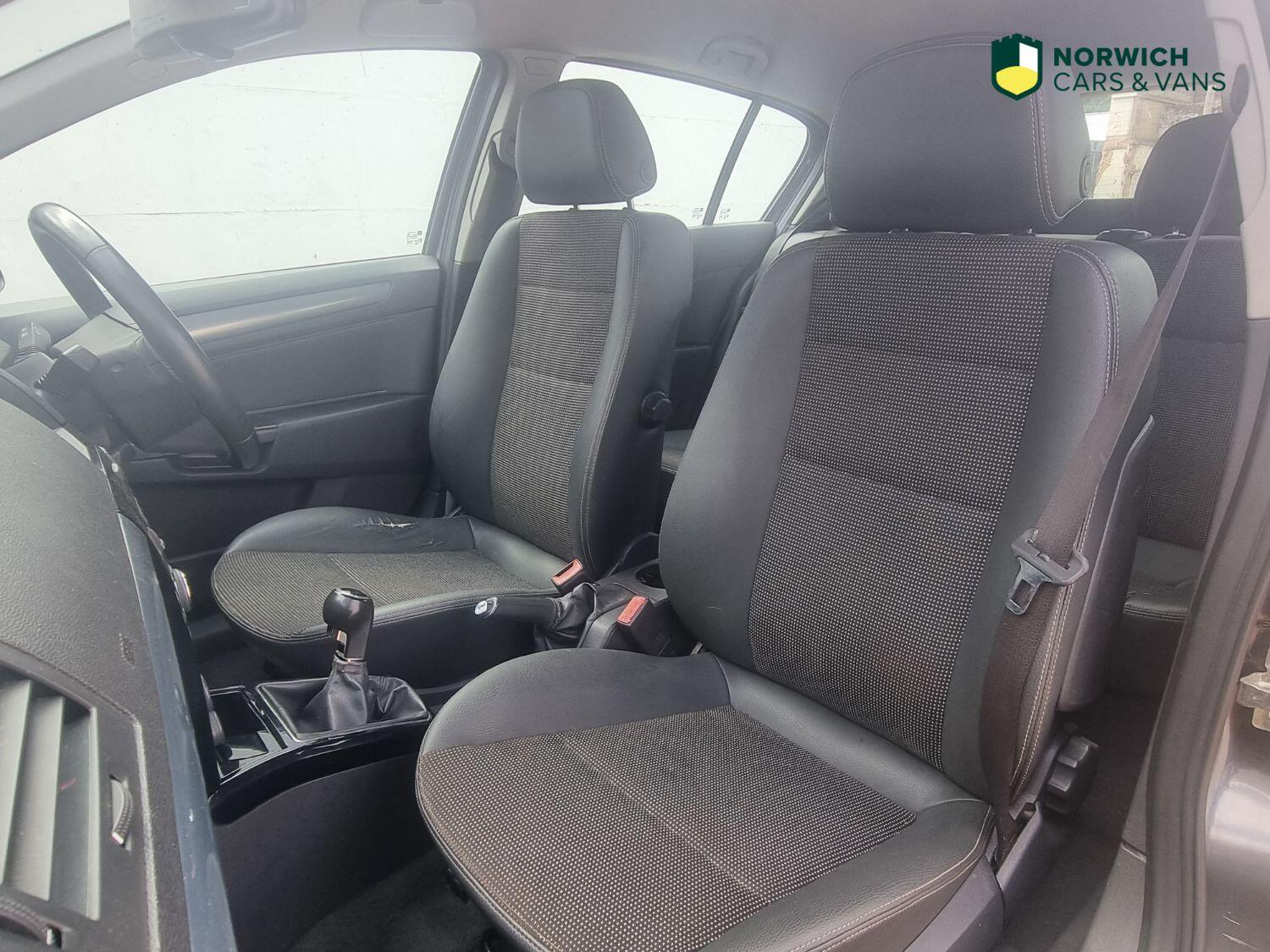 Used Vauxhall Astra 2010 for sale - 77179715: Photo 7