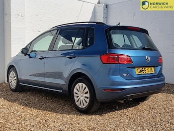 Used Volkswagen Golf SV 2017 for sale - 79234874: Photo