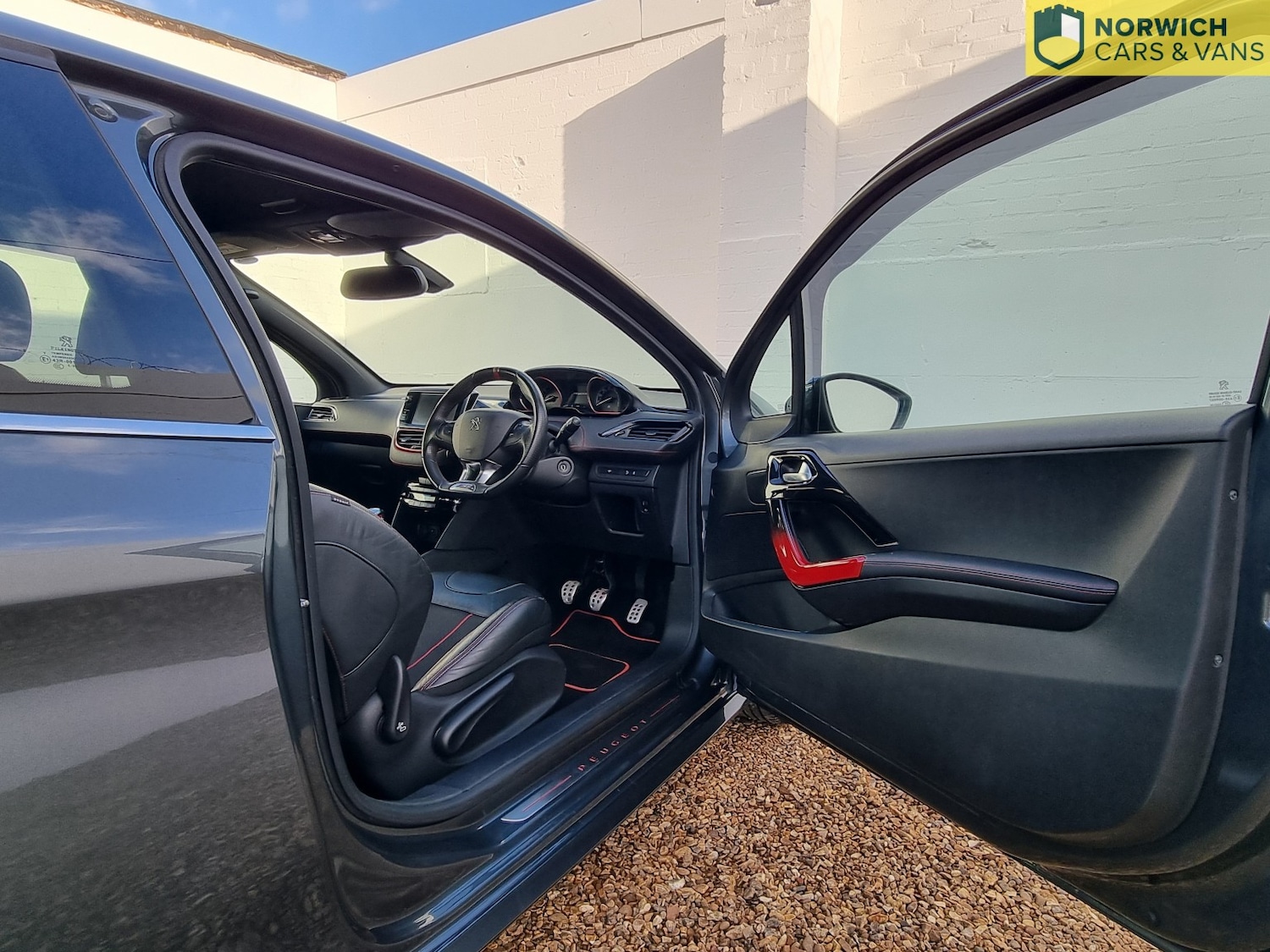 Used Peugeot 208 2014 for sale - 76605872: Photo 12