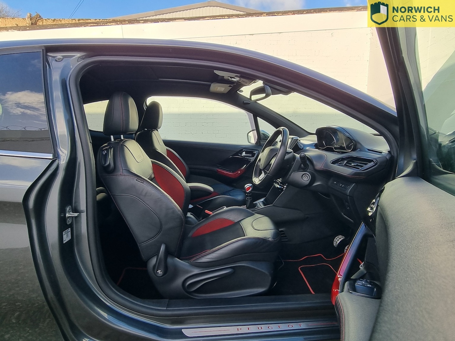 Used Peugeot 208 2014 for sale - 76605872: Photo 13