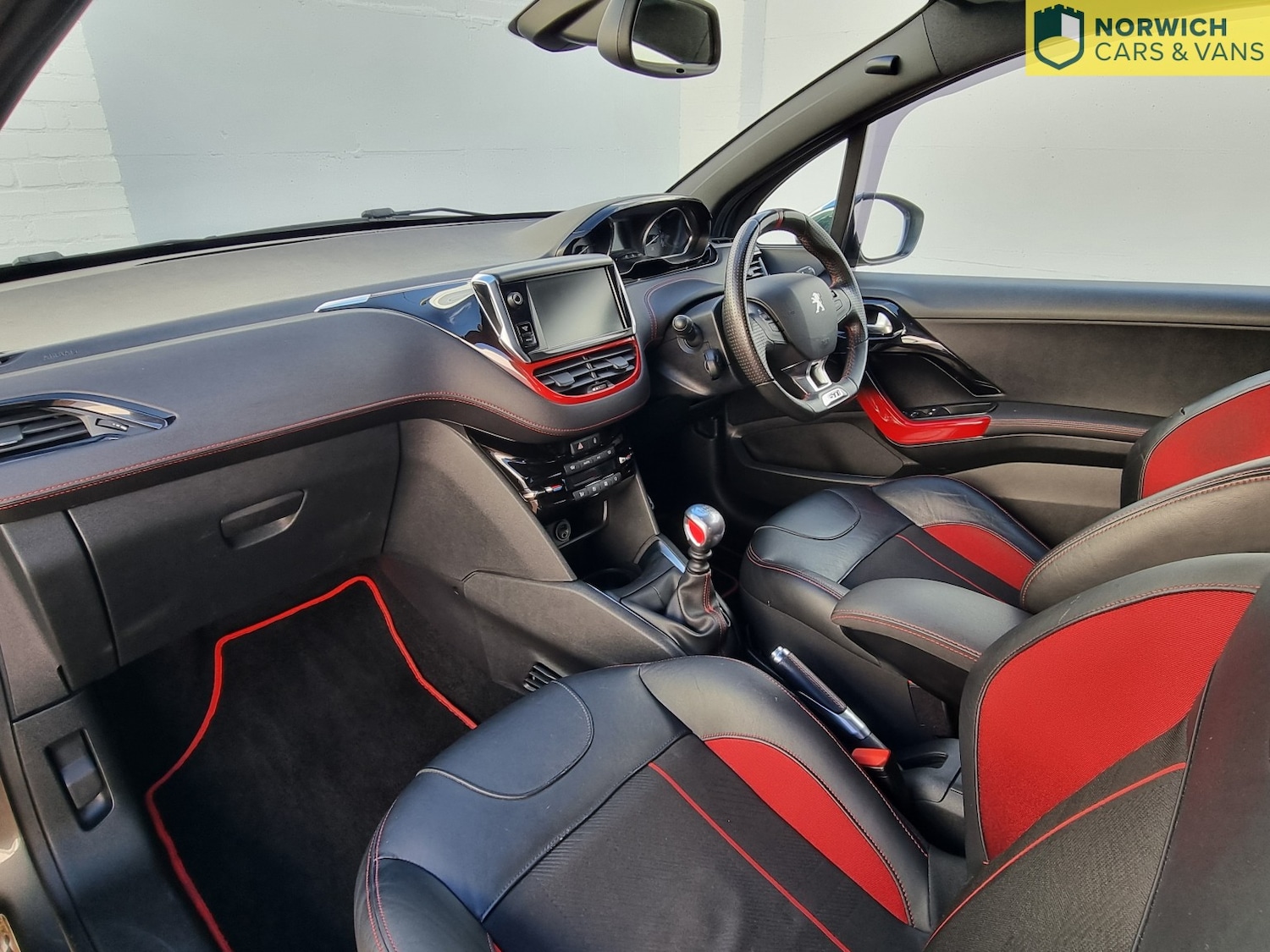 Used Peugeot 208 2014 for sale - 76605872: Photo 20