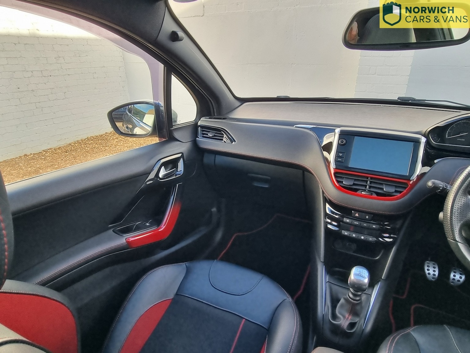 Used Peugeot 208 2014 for sale - 76605872: Photo 22