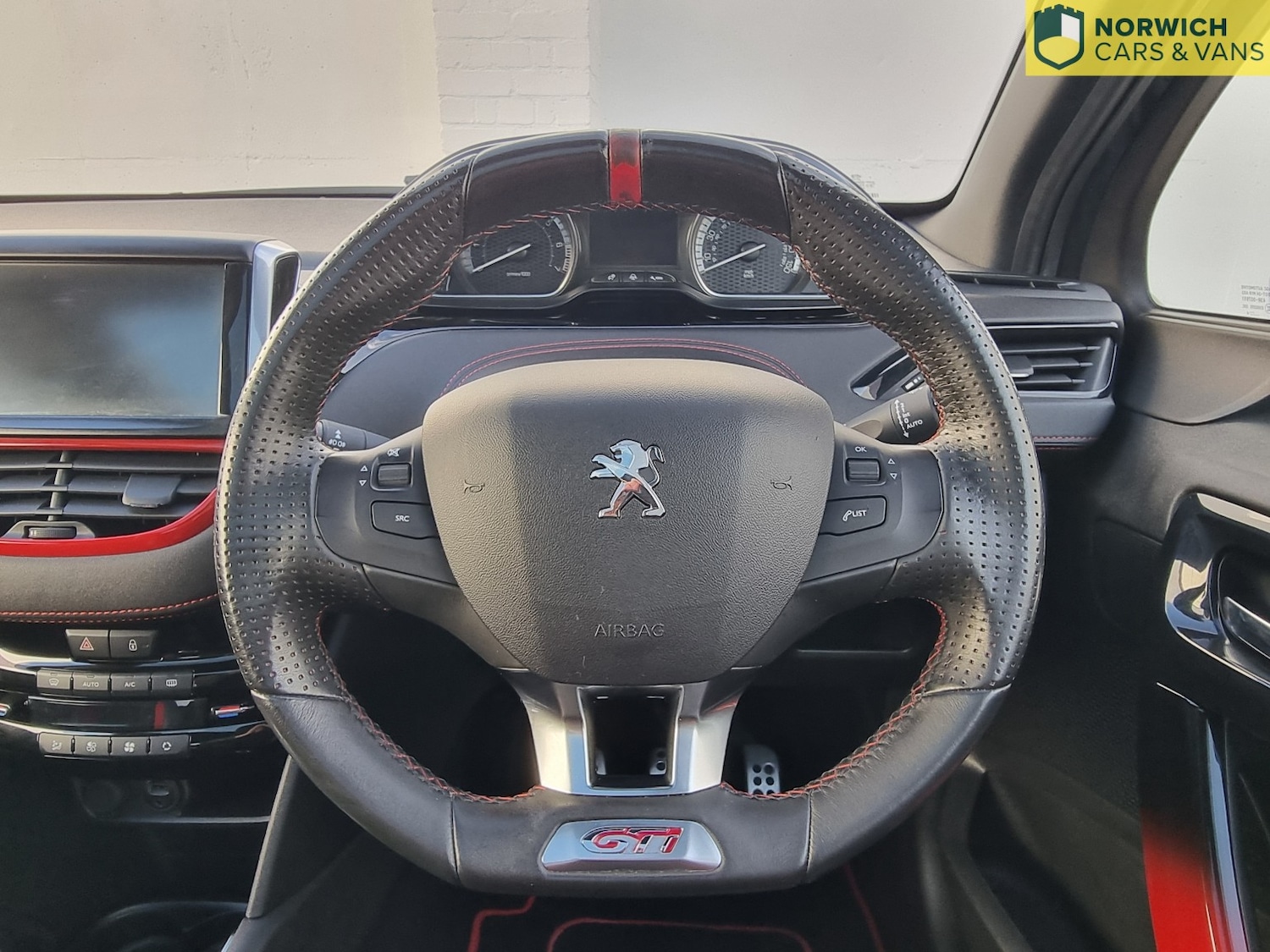 Used Peugeot 208 2014 for sale - 76605872: Photo 26