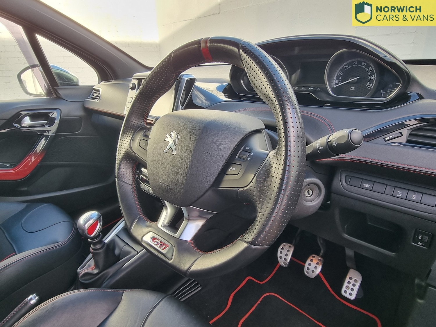 Used Peugeot 208 2014 for sale - 76605872: Photo 27