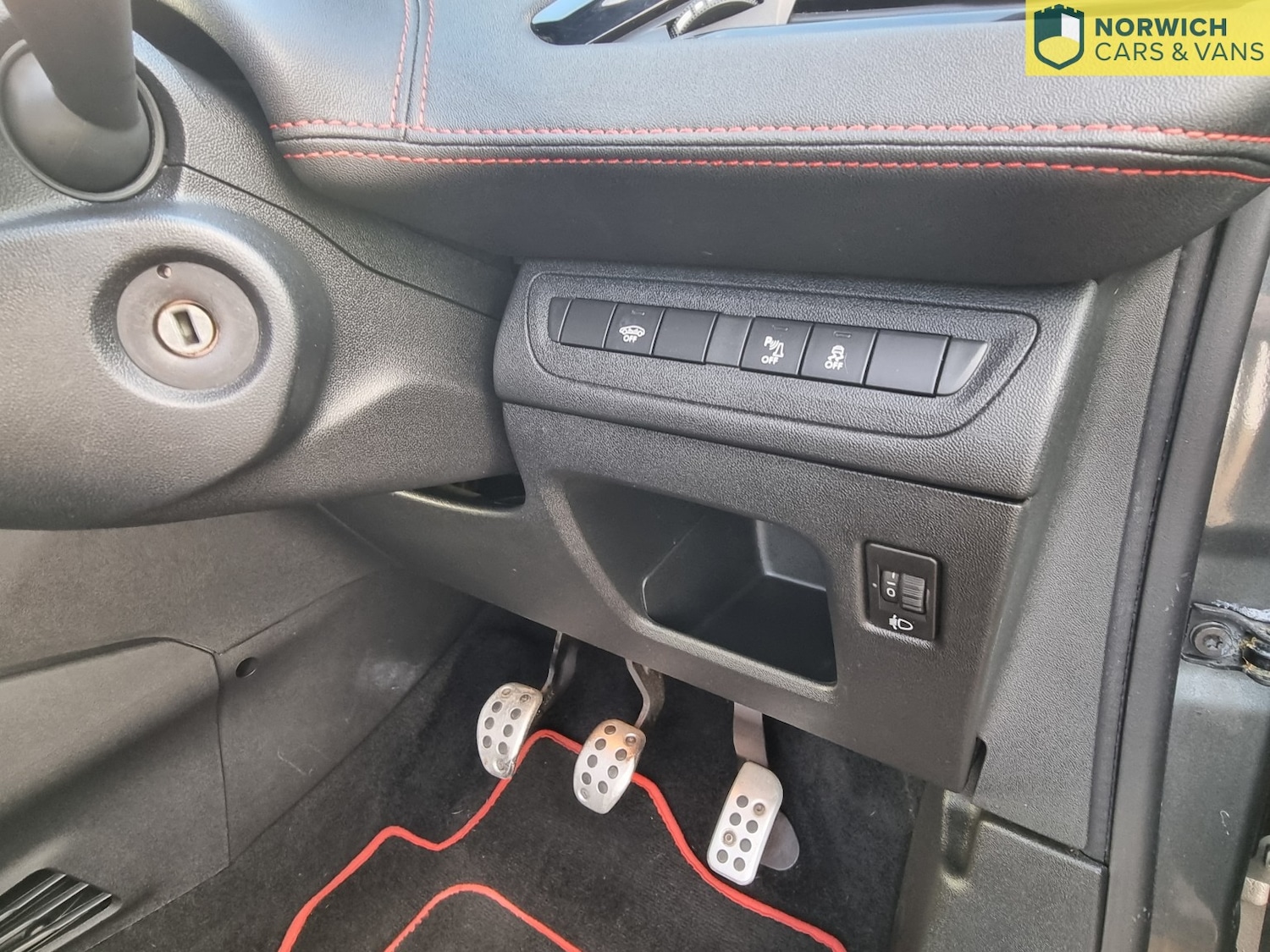 Used Peugeot 208 2014 for sale - 76605872: Photo 28