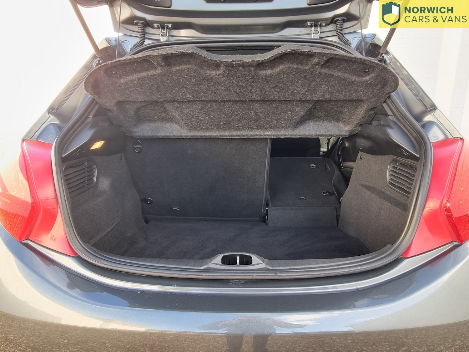 Used Peugeot 208 2014 for sale - 76605872: Photo 47