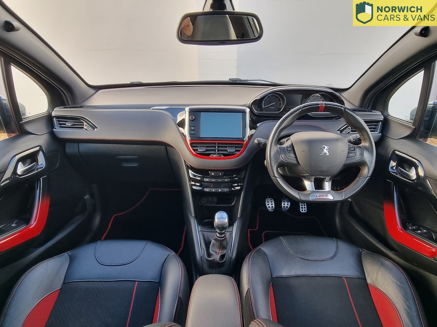 Used Peugeot 208 2014 for sale - 76605872: Photo 6