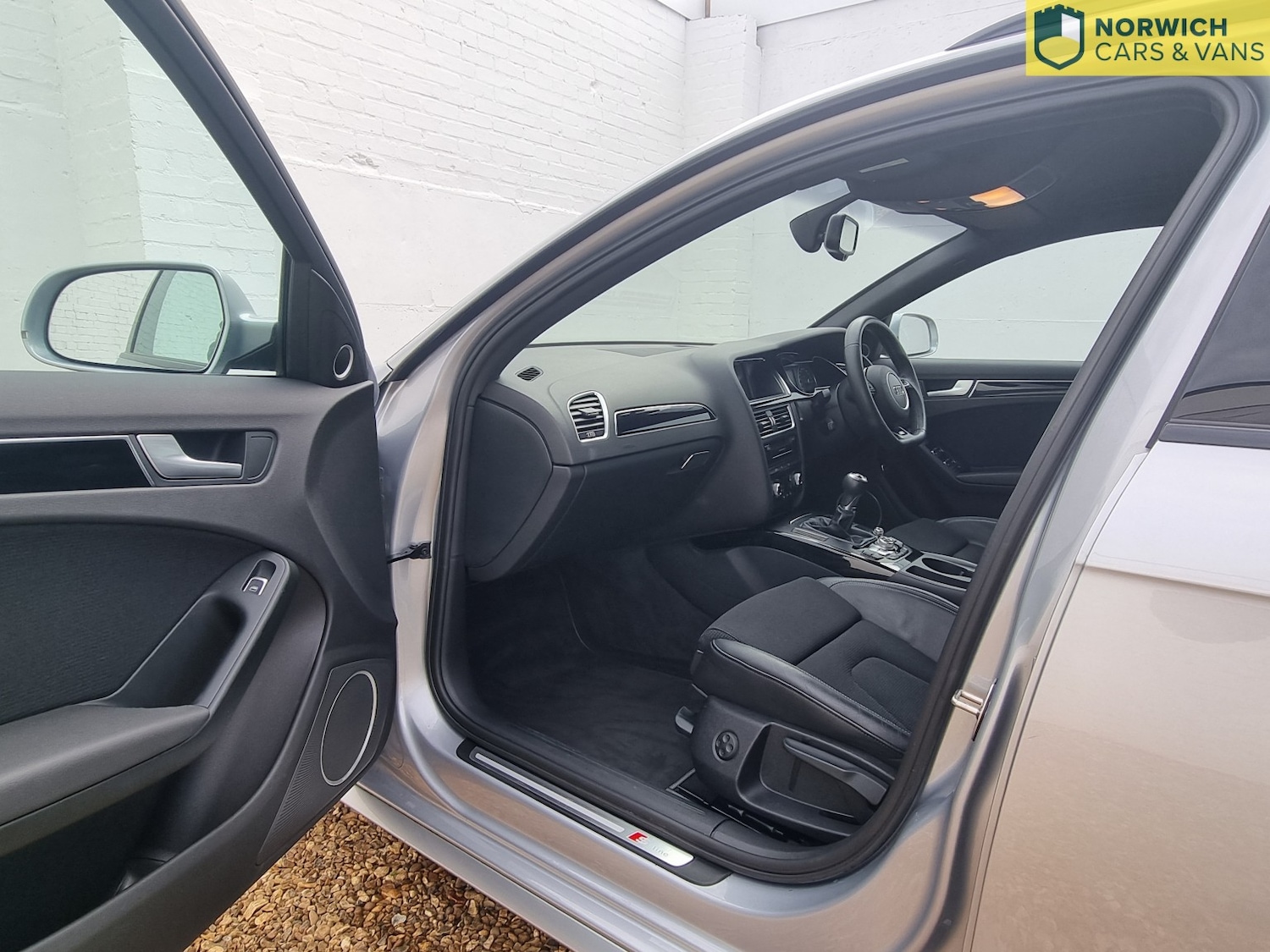 Used Audi A4 Avant 2015 for sale - 76794171: Photo 17