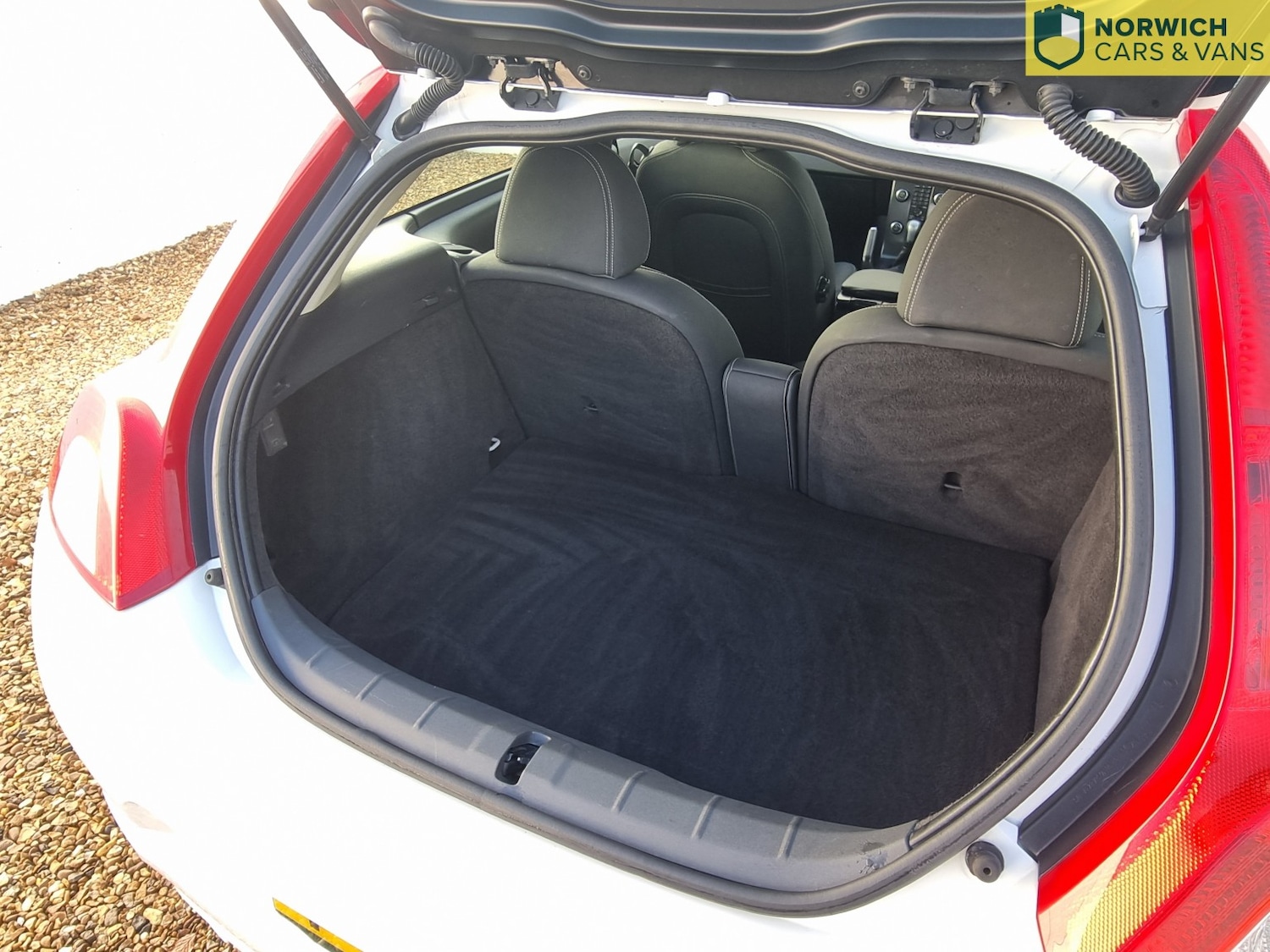 Used Volvo C30 2013 for sale - 77096950: Photo 9