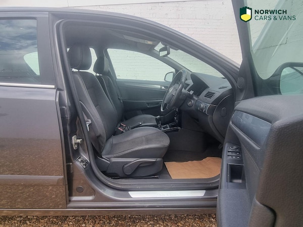 Used Vauxhall Astra 2010 for sale - 76246082: Photo 13