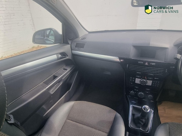 Used Vauxhall Astra 2010 for sale - 76246082: Photo 22