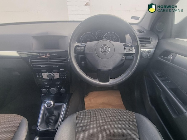 Used Vauxhall Astra 2010 for sale - 76246082: Photo 29
