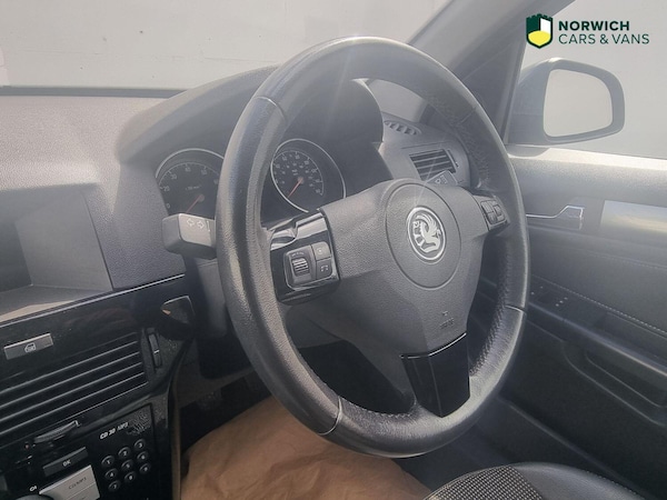 Used Vauxhall Astra 2010 for sale - 76246082: Photo 30