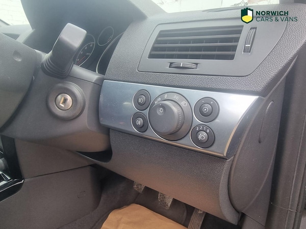 Used Vauxhall Astra 2010 for sale - 76246082: Photo 33