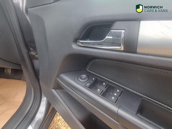 Used Vauxhall Astra 2010 for sale - 76246082: Photo 34