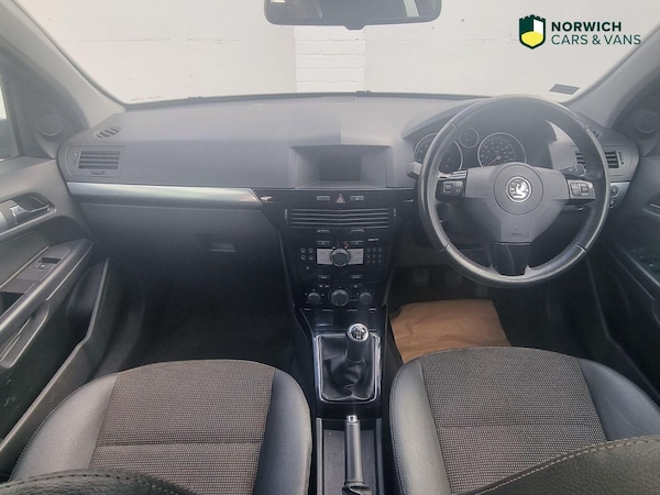 Used Vauxhall Astra 2010 for sale - 76246082: Photo 6