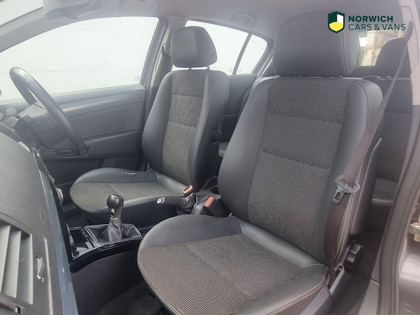 Used Vauxhall Astra 2010 for sale - 76246082: Photo 7