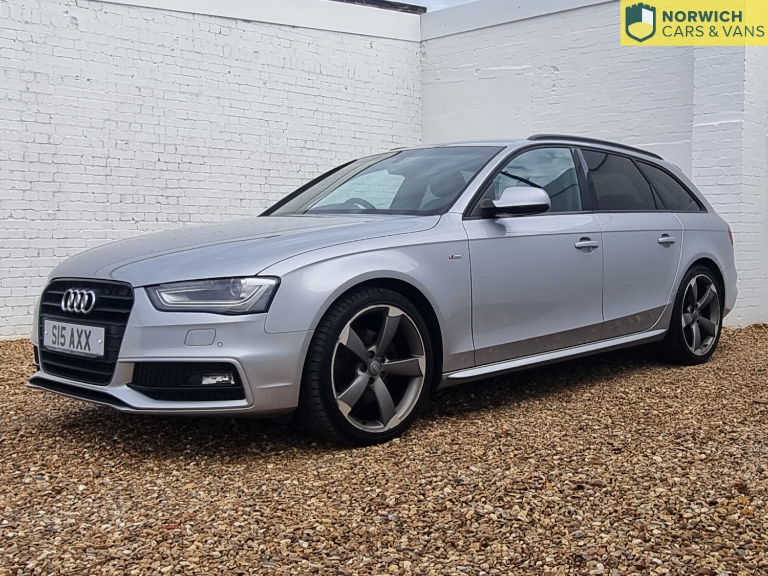 Used Audi A4 Avant 2015 for sale - 76510927: Photo 2