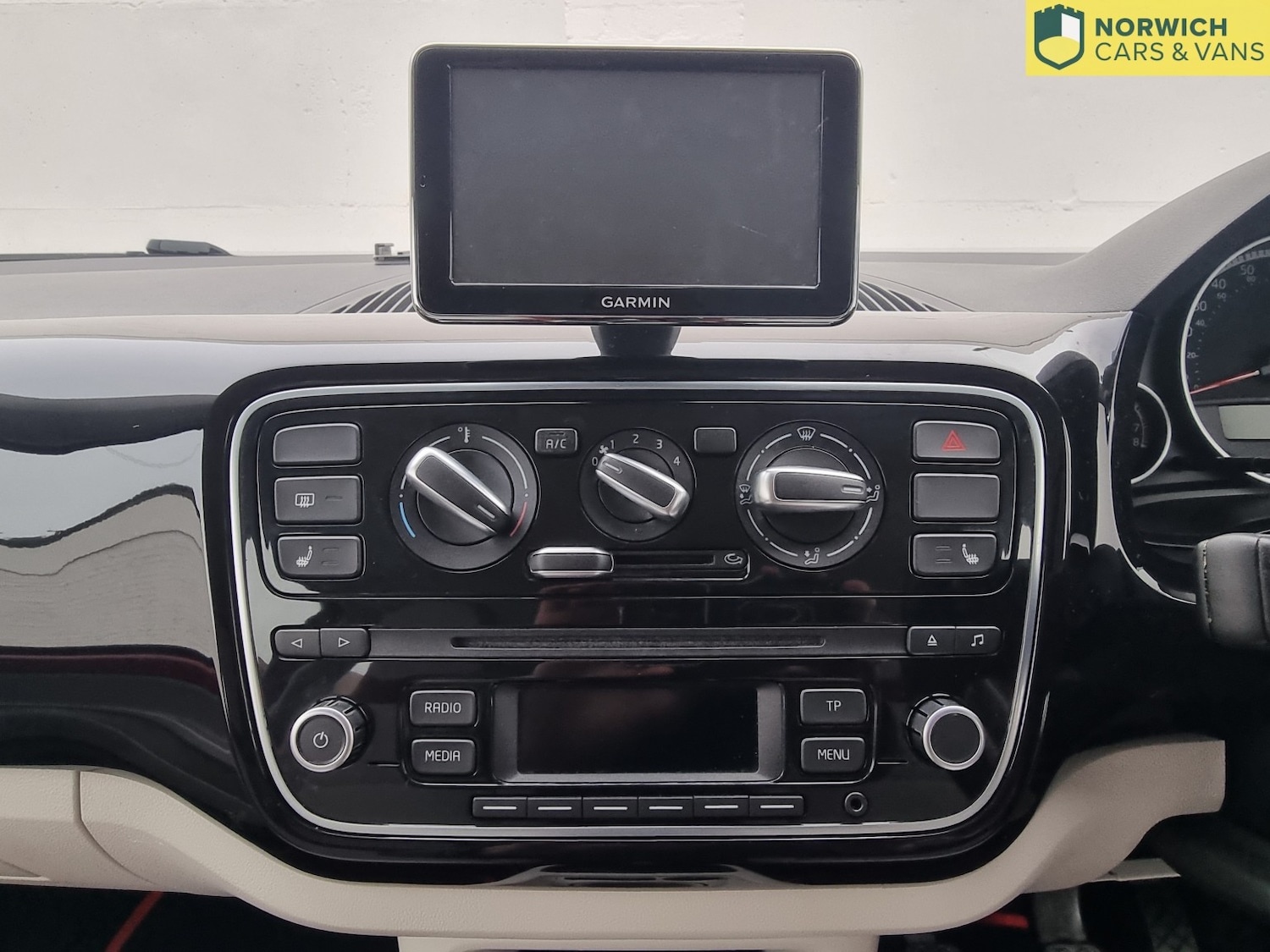 Used Volkswagen up! 2015 for sale - 77162229: Photo 22