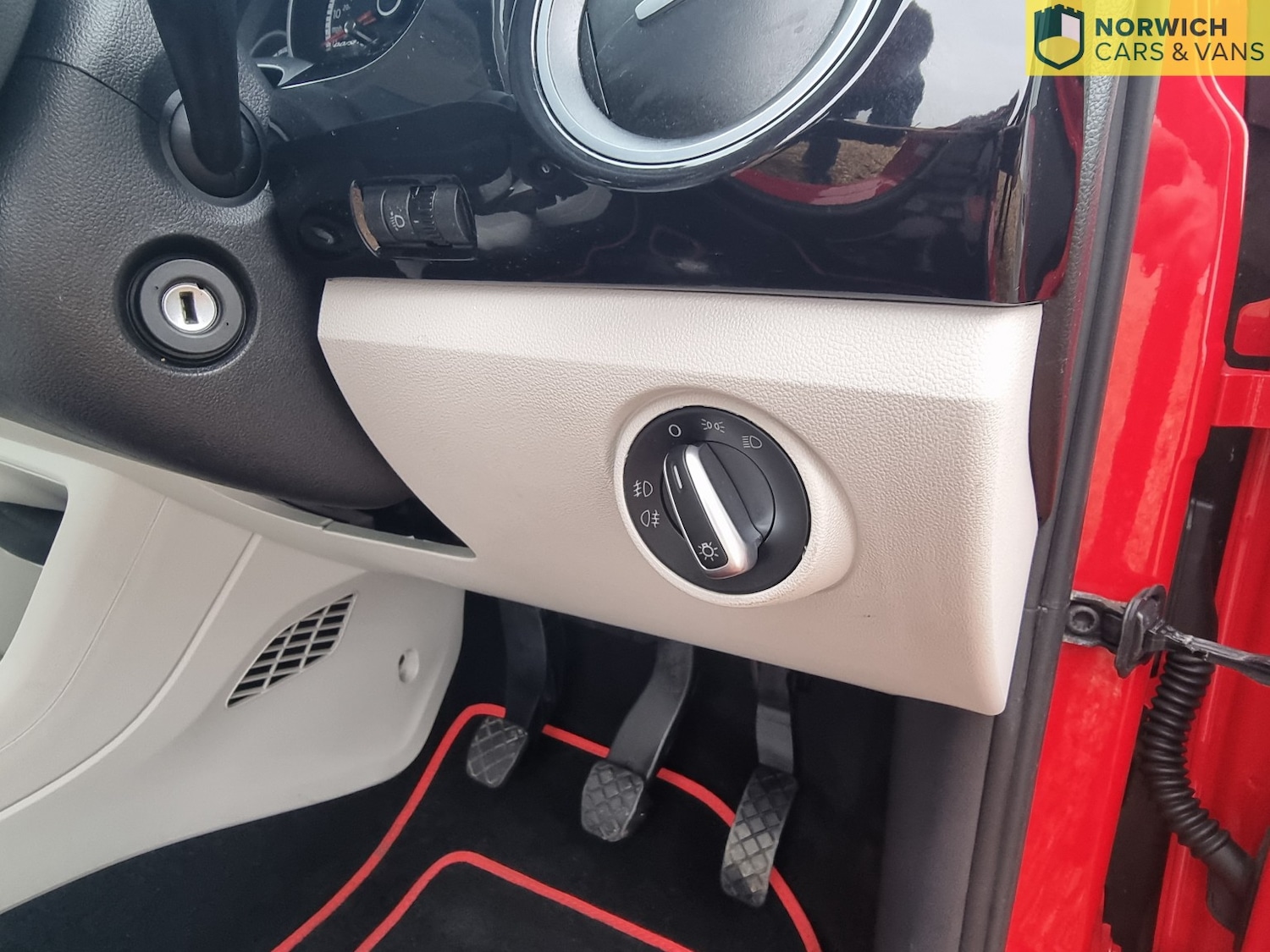 Used Volkswagen up! 2015 for sale - 77162229: Photo 27