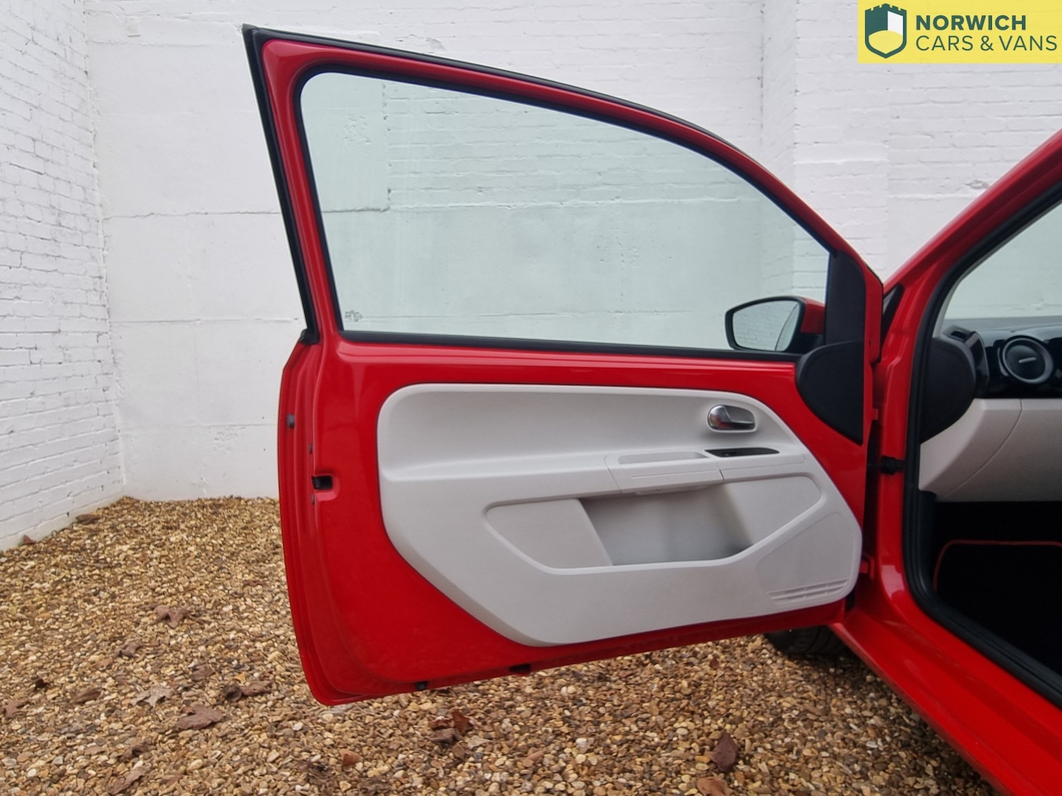 Used Volkswagen up! 2015 for sale - 77162229: Photo 29