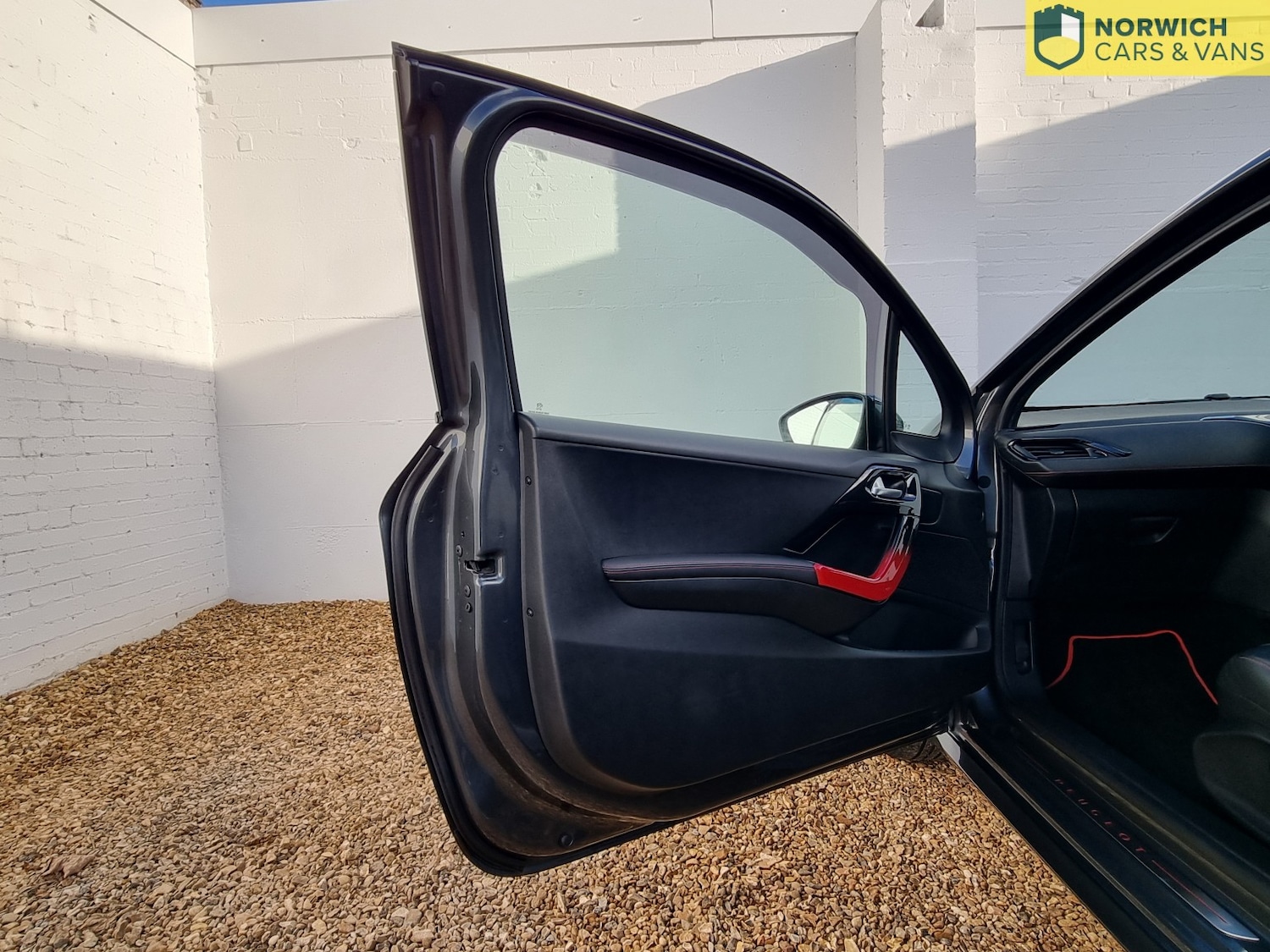 Used Peugeot 208 2014 for sale - 76794163: Photo 17