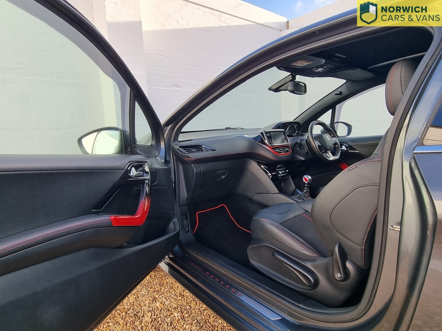 Used Peugeot 208 2014 for sale - 76794163: Photo 18