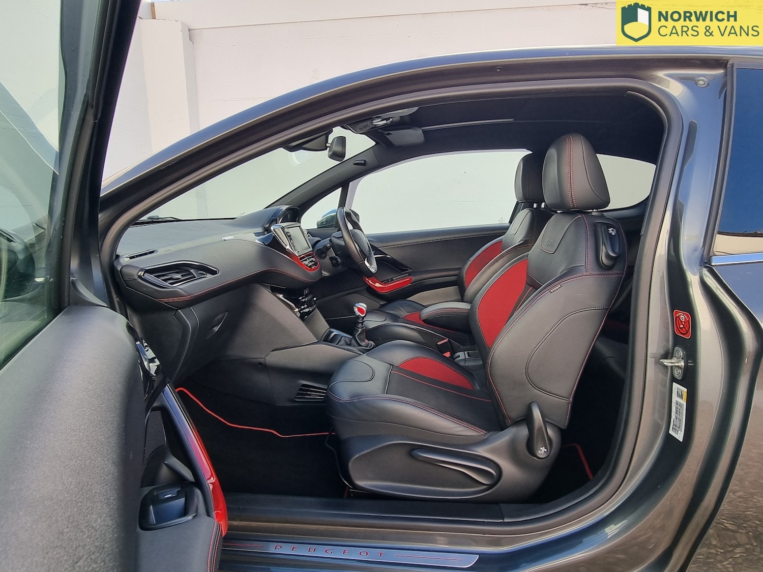 Used Peugeot 208 2014 for sale - 76794163: Photo 19