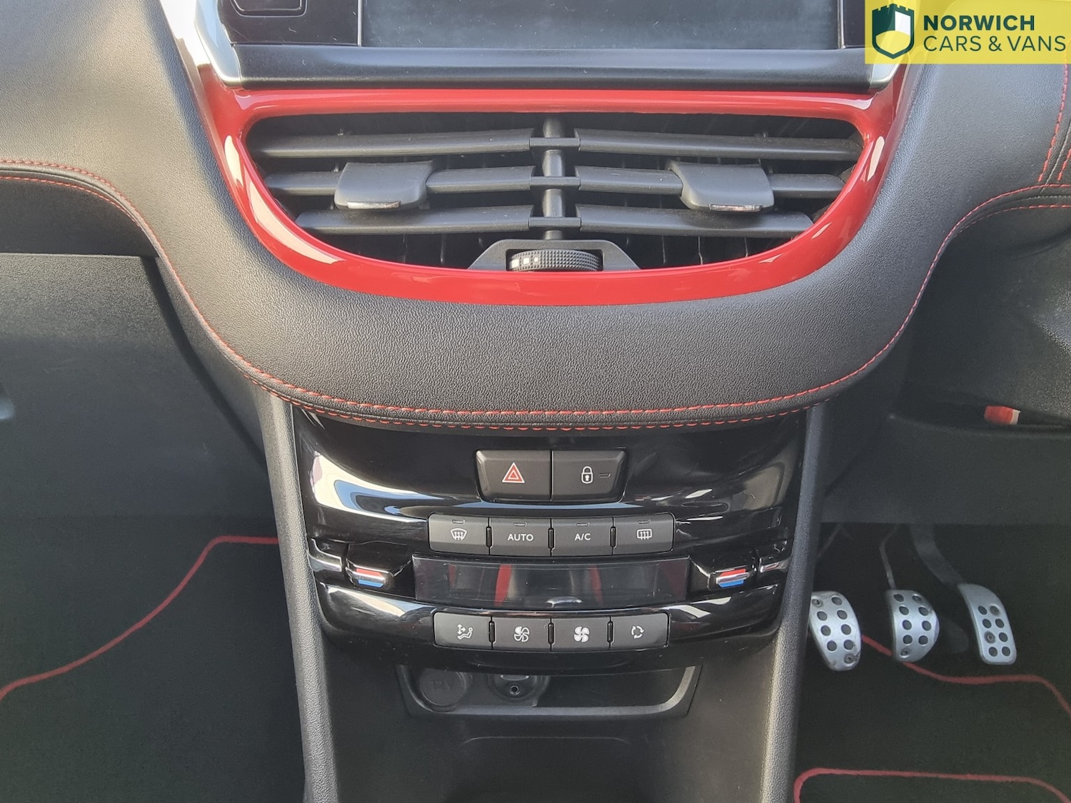 Used Peugeot 208 2014 for sale - 76794163: Photo 38