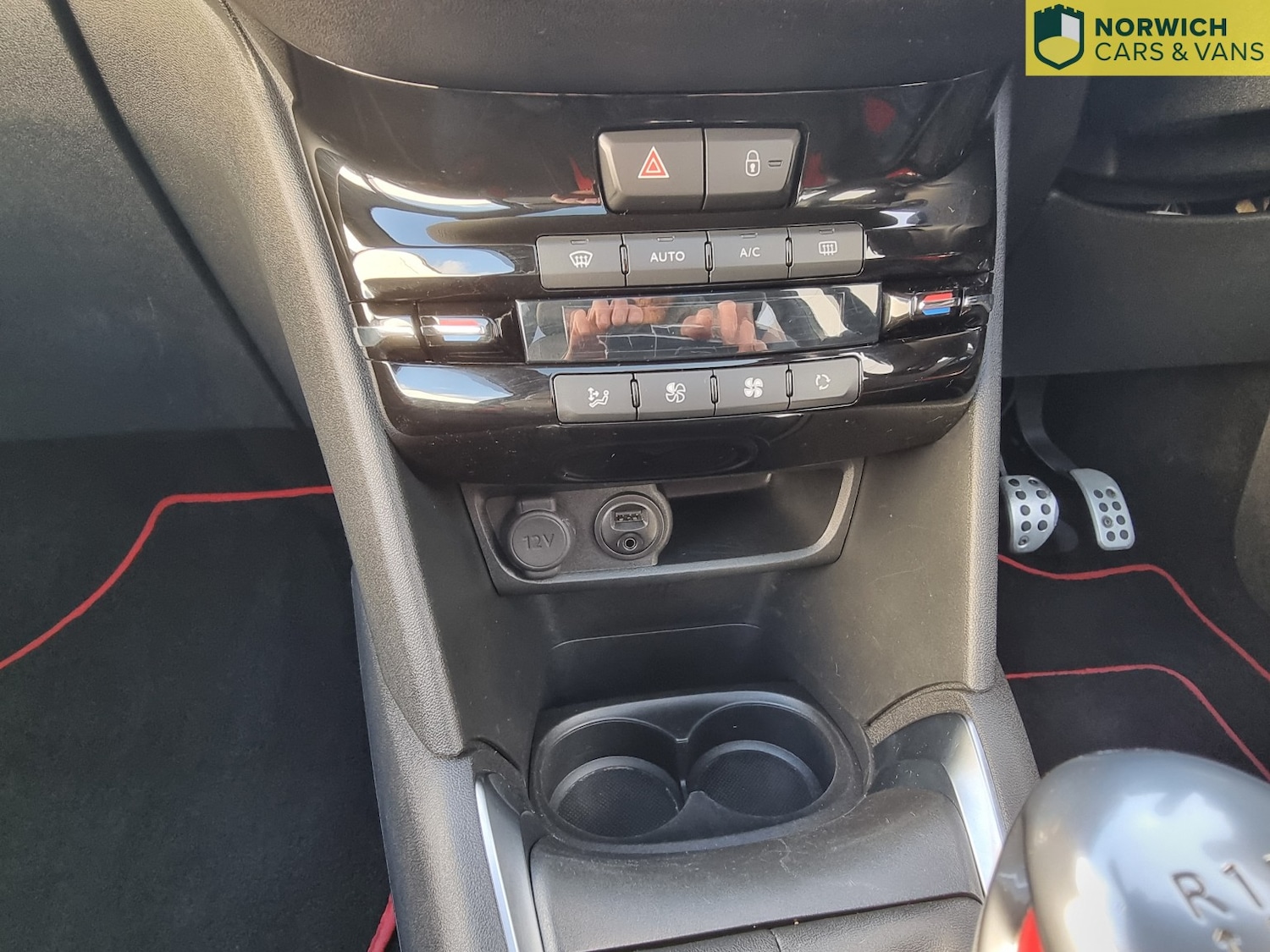 Used Peugeot 208 2014 for sale - 76794163: Photo 39