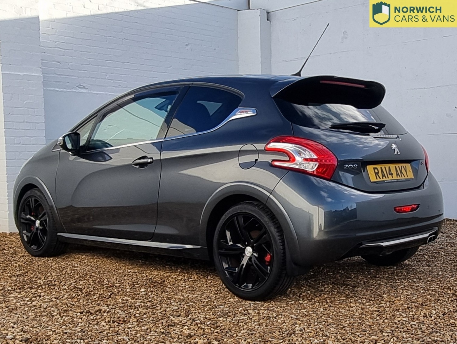 Used Peugeot 208 2014 for sale - 76794163: Photo 4