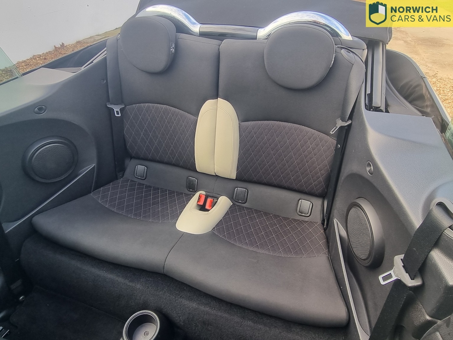 Used MINI Convertible 2011 for sale - 76510955: Photo 13