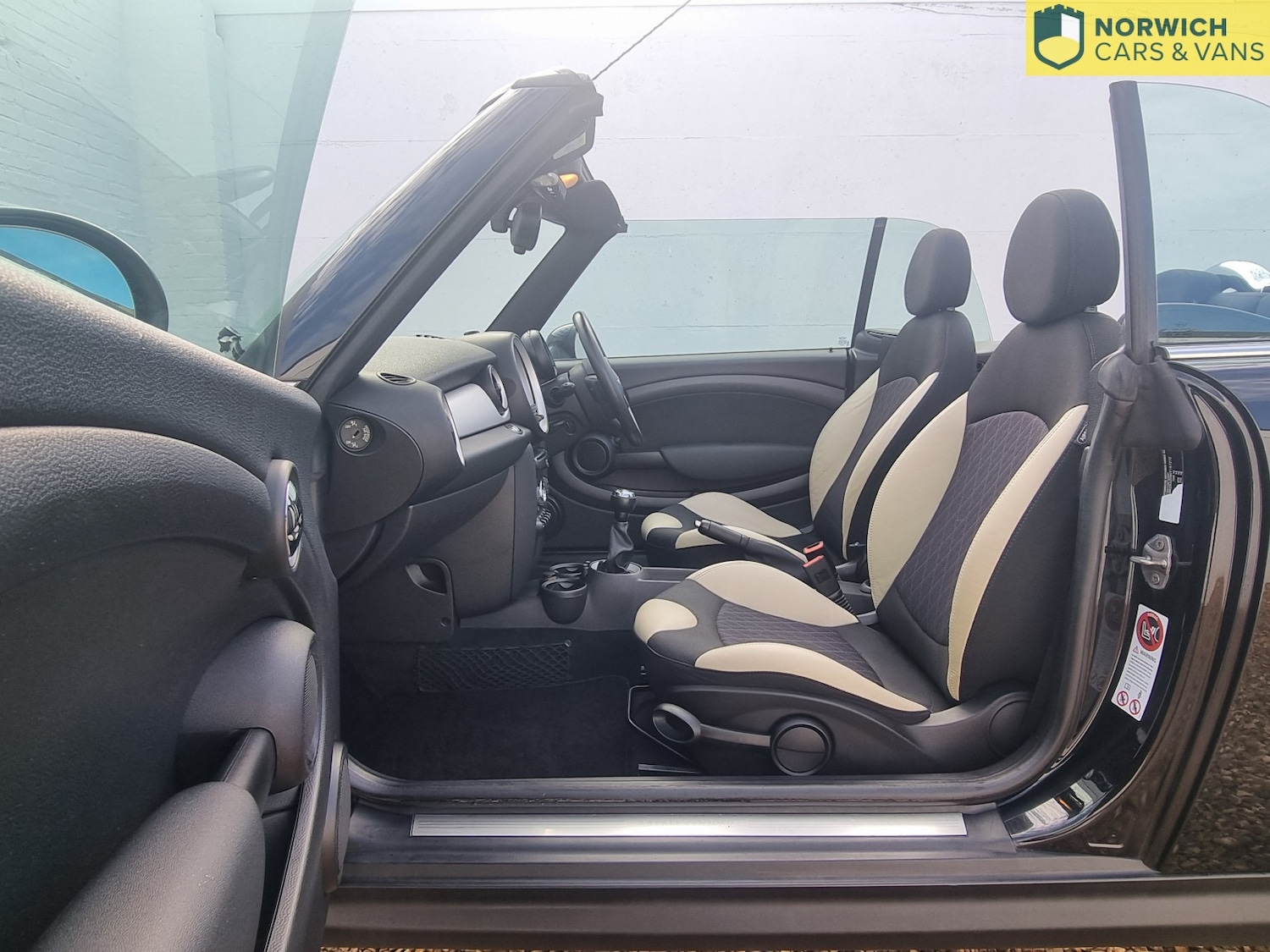 Used MINI Convertible 2011 for sale - 76510955: Photo 23