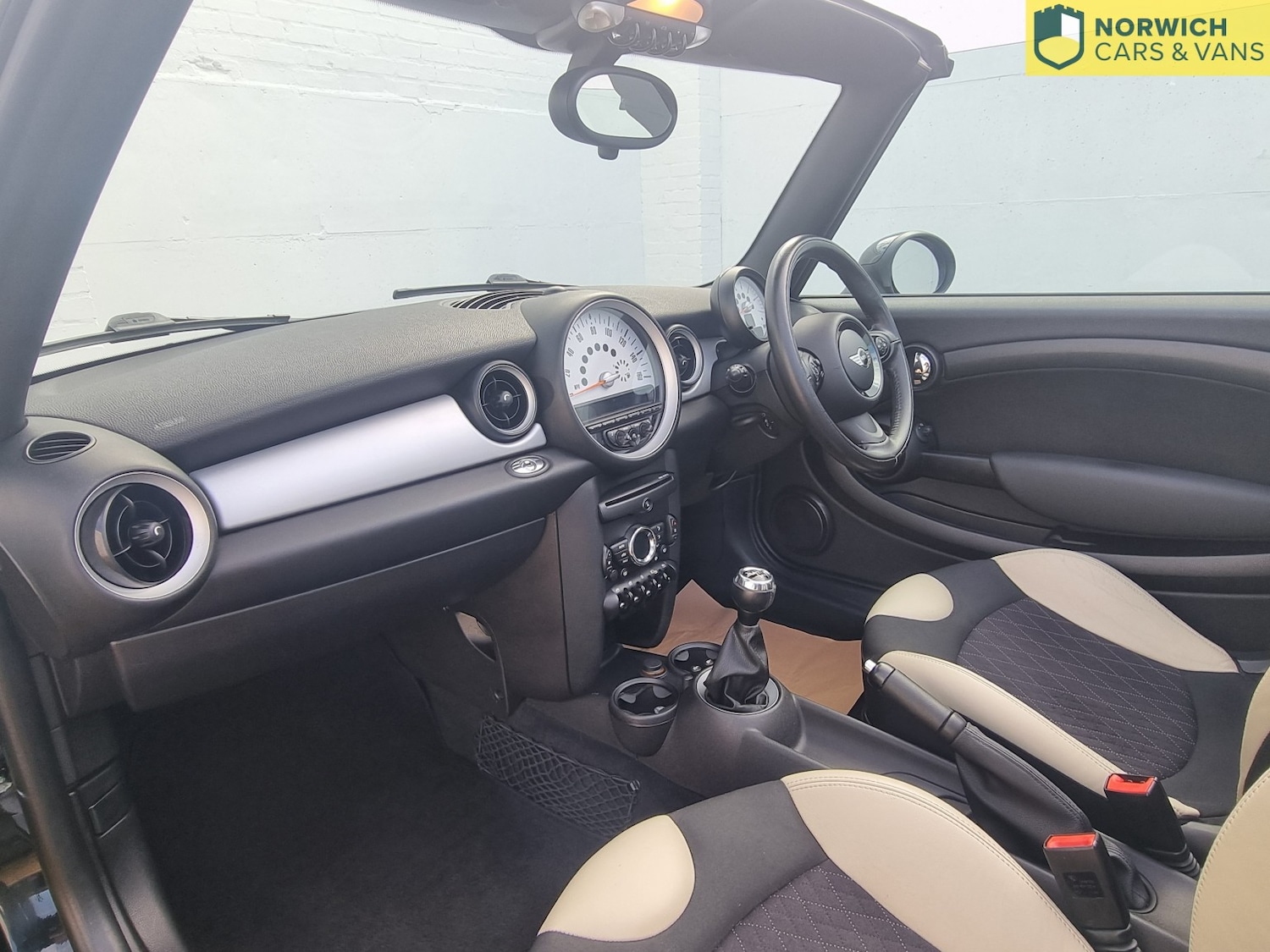Used MINI Convertible 2011 for sale - 76510955: Photo 24