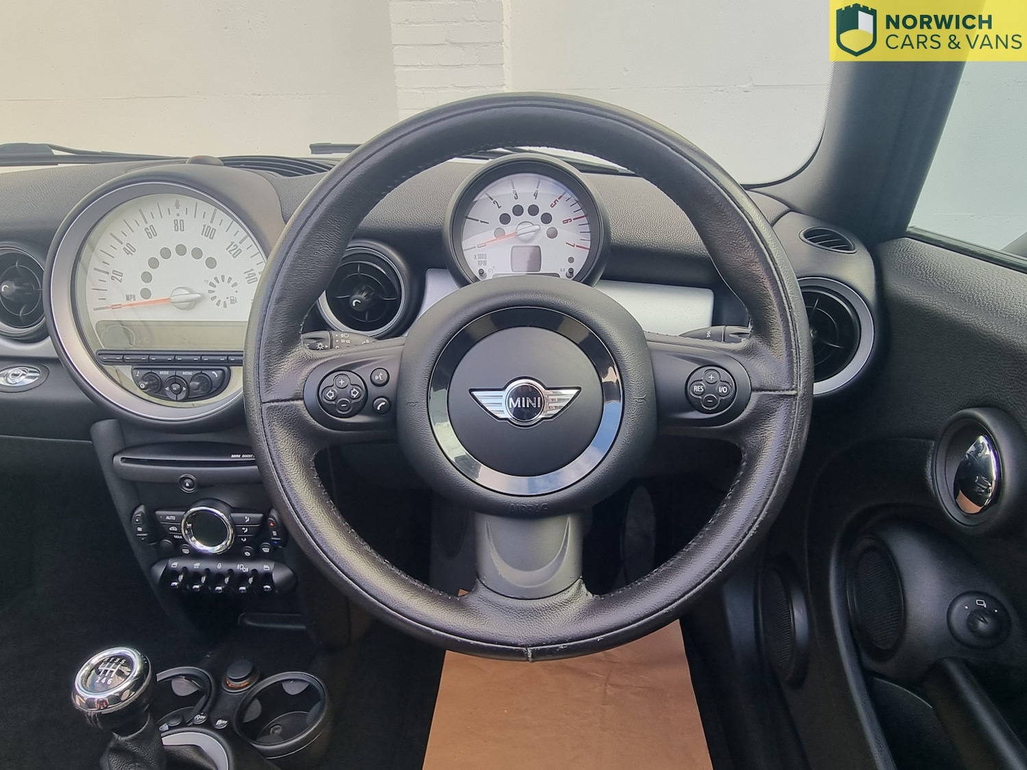 Used MINI Convertible 2011 for sale - 76510955: Photo 28