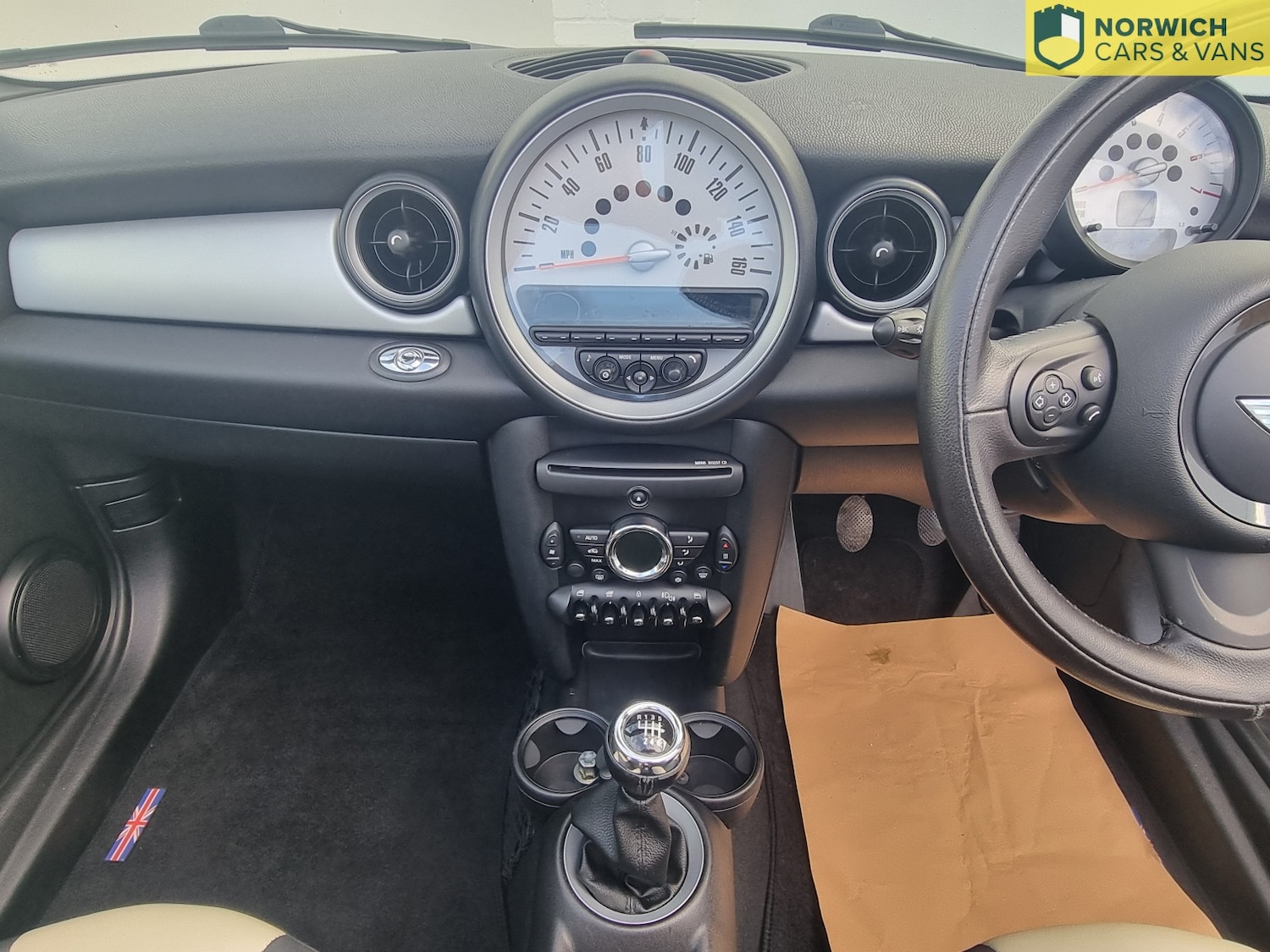 Used MINI Convertible 2011 for sale - 76510955: Photo 32